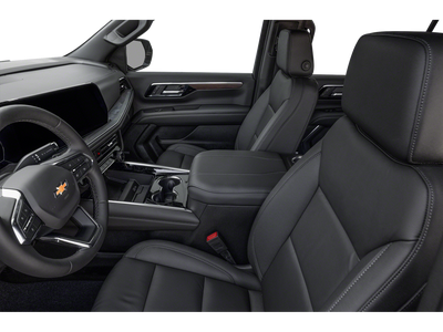 2025 Chevrolet Suburban 4WD LT