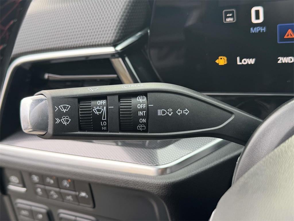 2025 Chevrolet Suburban 4WD RST