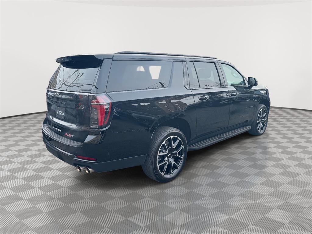 2025 Chevrolet Suburban 4WD RST