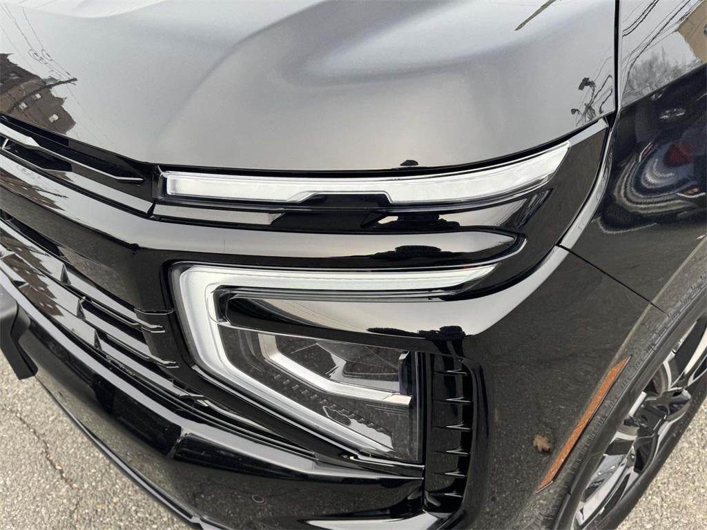 2025 Chevrolet Suburban 4WD RST