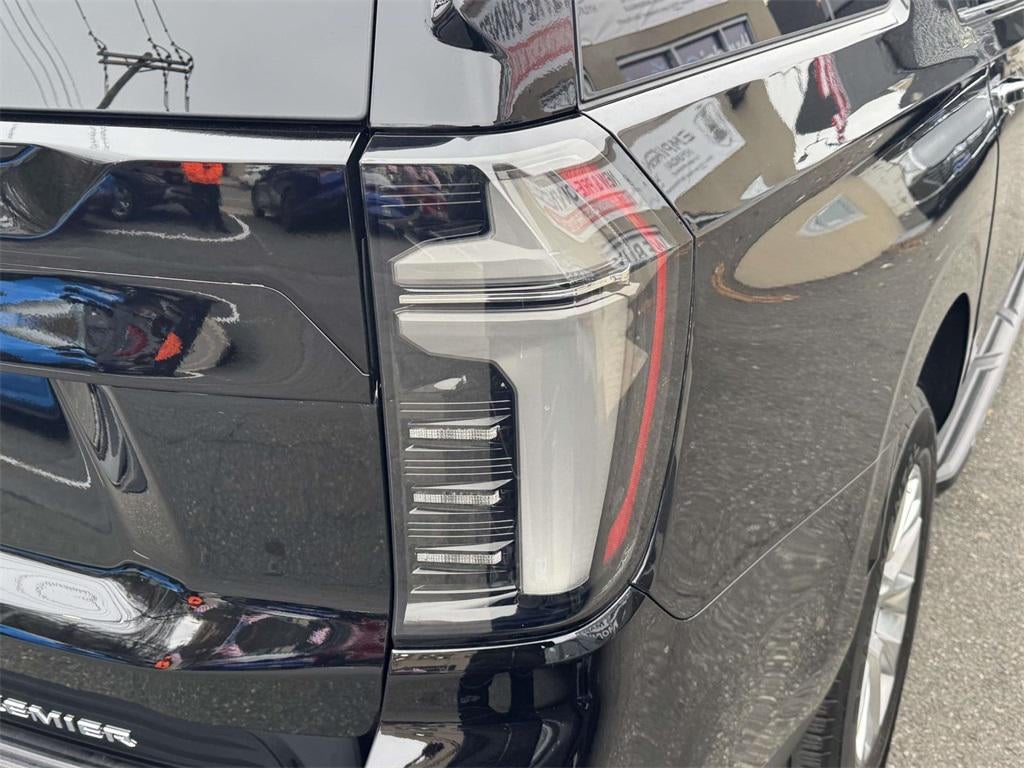 2025 Chevrolet Suburban 4WD Premier