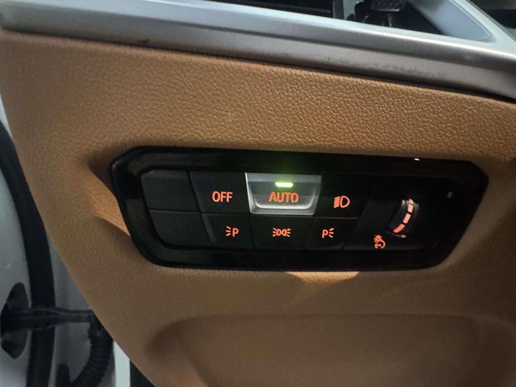 2026 BMW 3 Series 330i - Photo 20