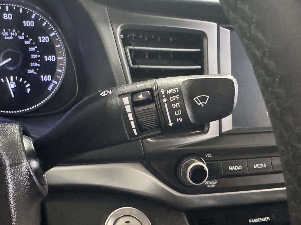 2020 Hyundai Elantra Value Edition - Photo 22