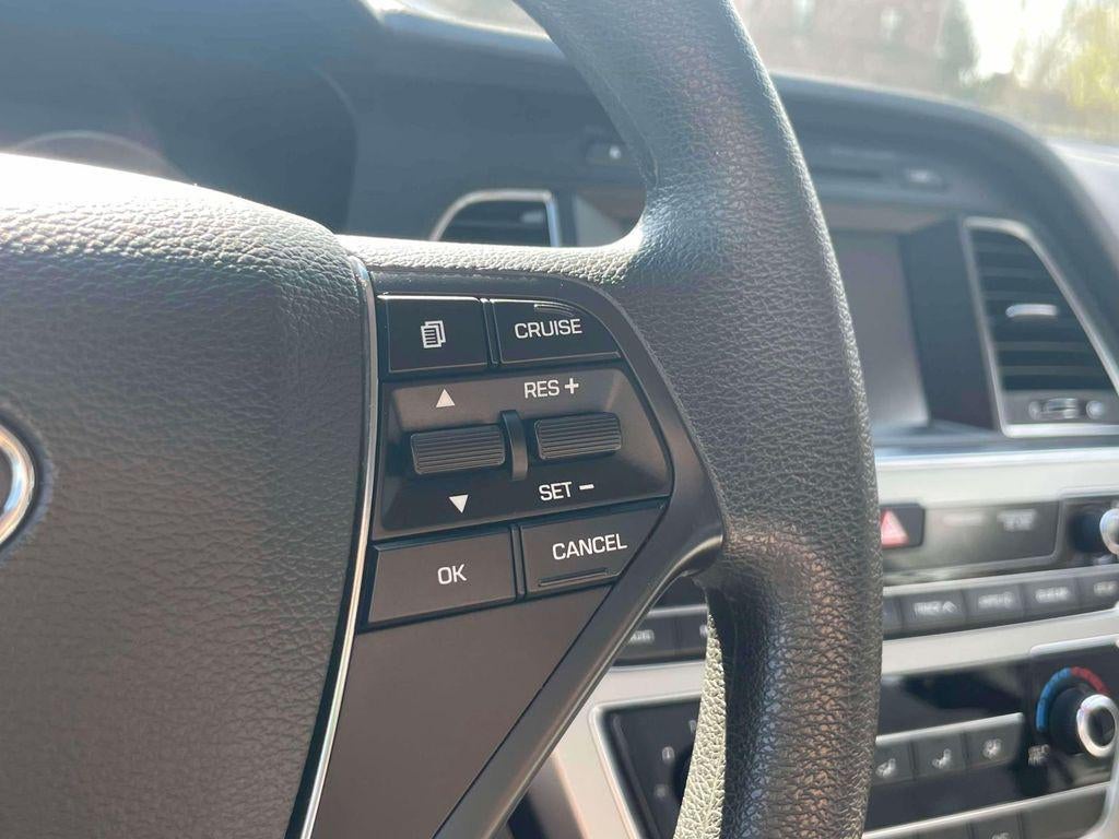 2017 Hyundai SONATA SE