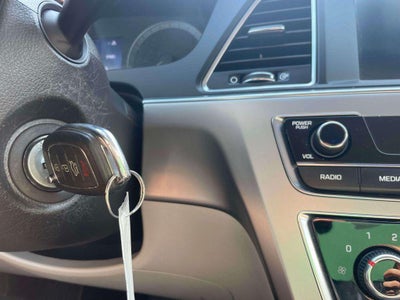 2017 Hyundai SONATA SE