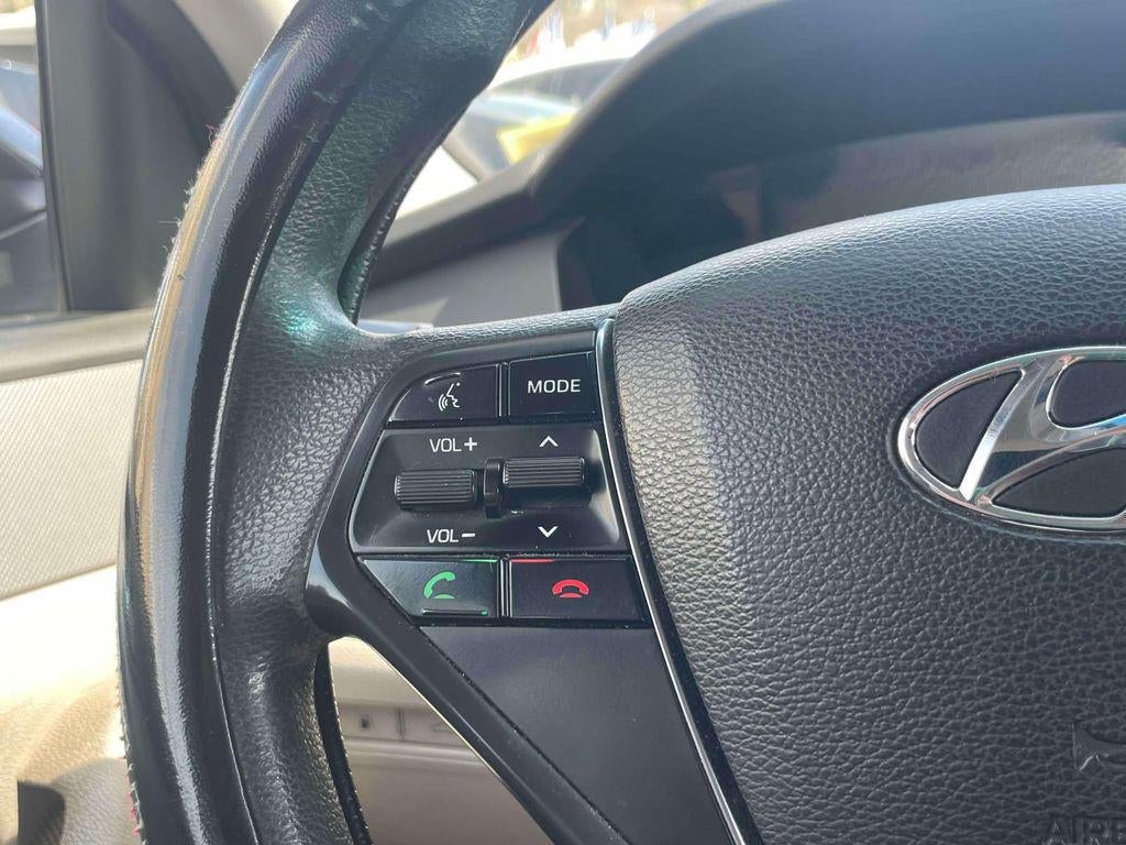 2017 Hyundai SONATA SE