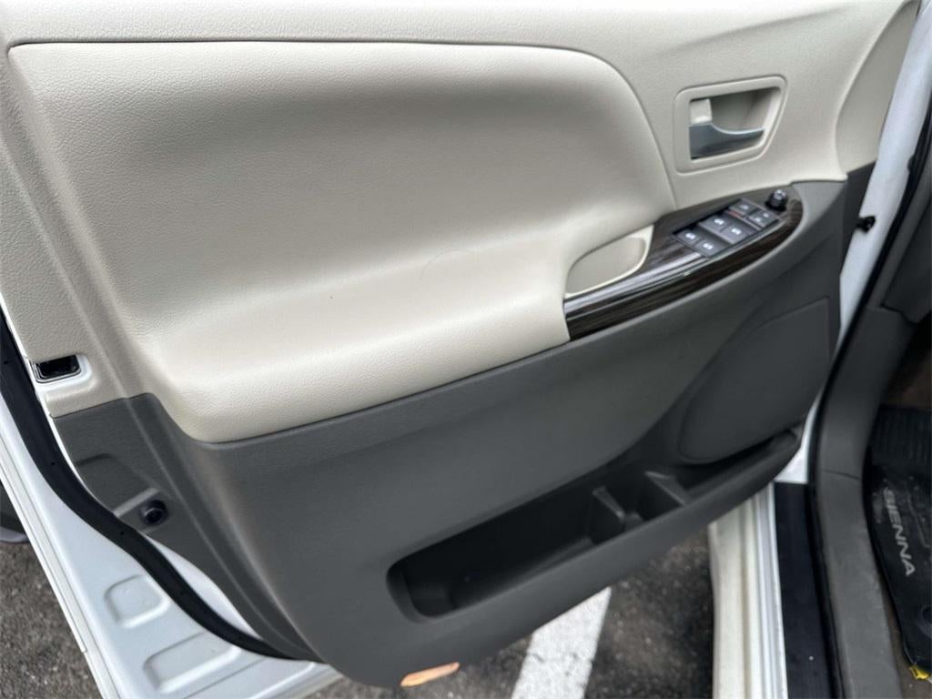 2019 Toyota Sienna XLE 7 Passenger