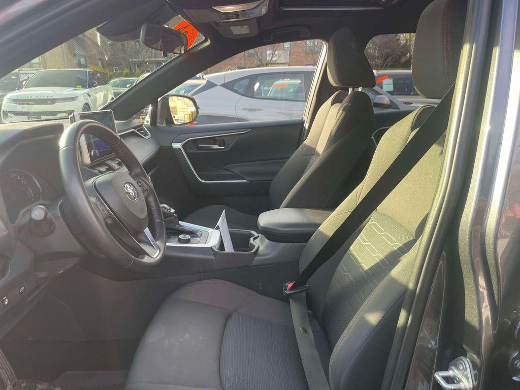 2024 Toyota RAV4 Prime SE