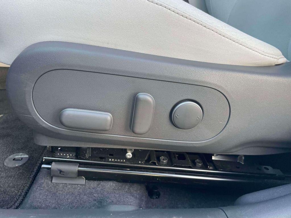 2024 Hyundai KONA ELECTRIC SEL