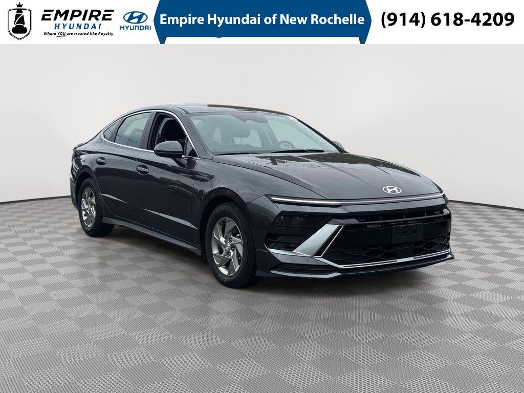 2026 Hyundai Sonata SE's photo