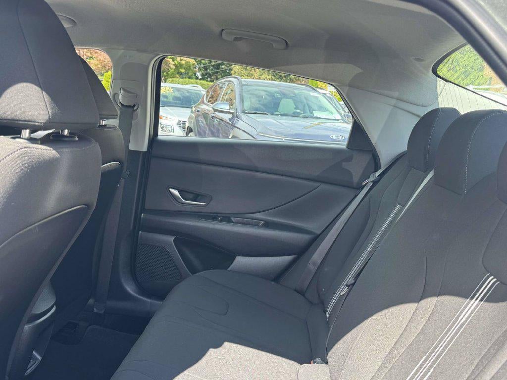 2024 Hyundai Elantra SEL - Photo 11