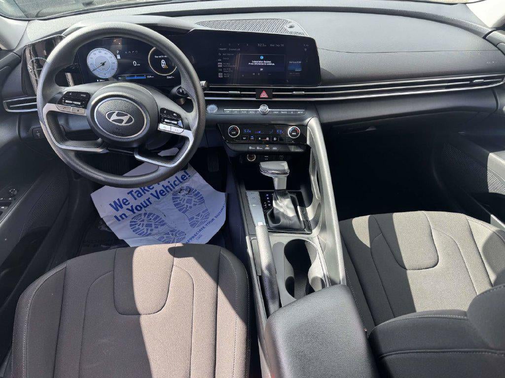 2024 Hyundai Elantra SEL - Photo 12