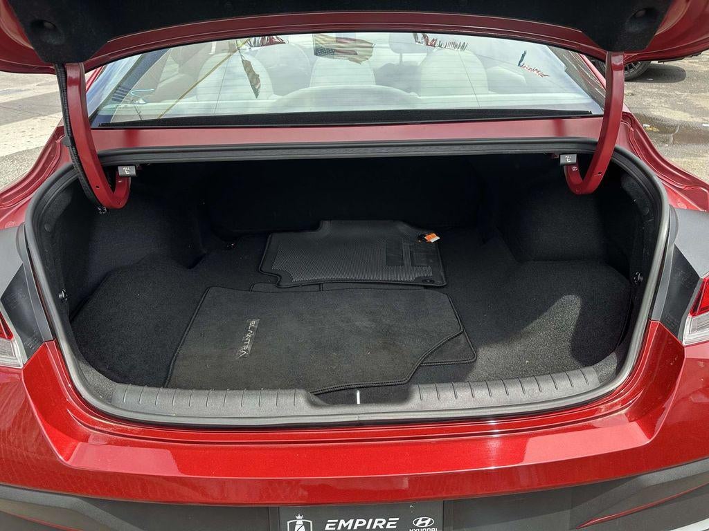 2024 Hyundai Elantra SEL - Photo 12