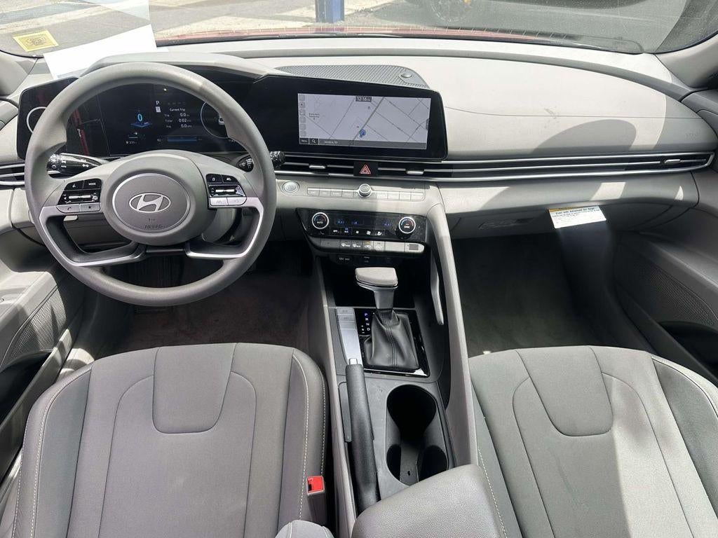 2024 Hyundai Elantra SEL - Photo 16