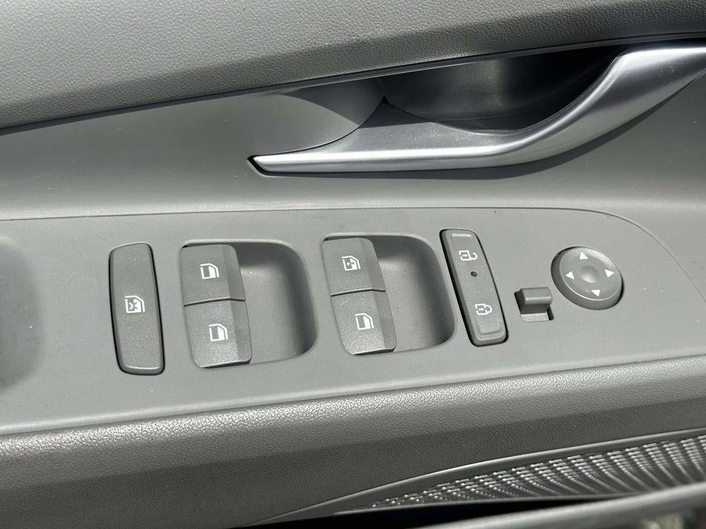 2024 Hyundai Elantra SEL - Photo 18