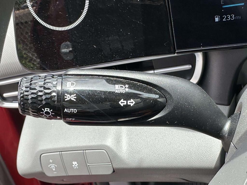 2024 Hyundai Elantra SEL - Photo 28