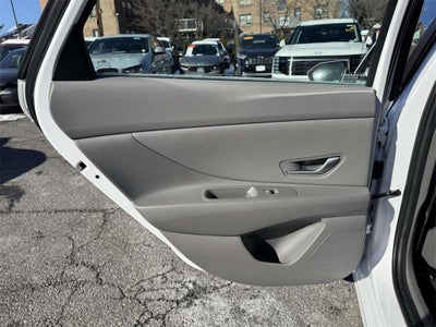 2025 Hyundai ELANTRA SEL Convenience