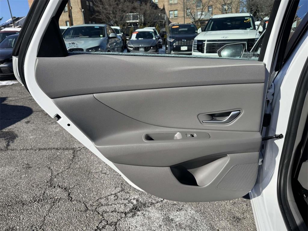 2025 Hyundai ELANTRA SEL Convenience