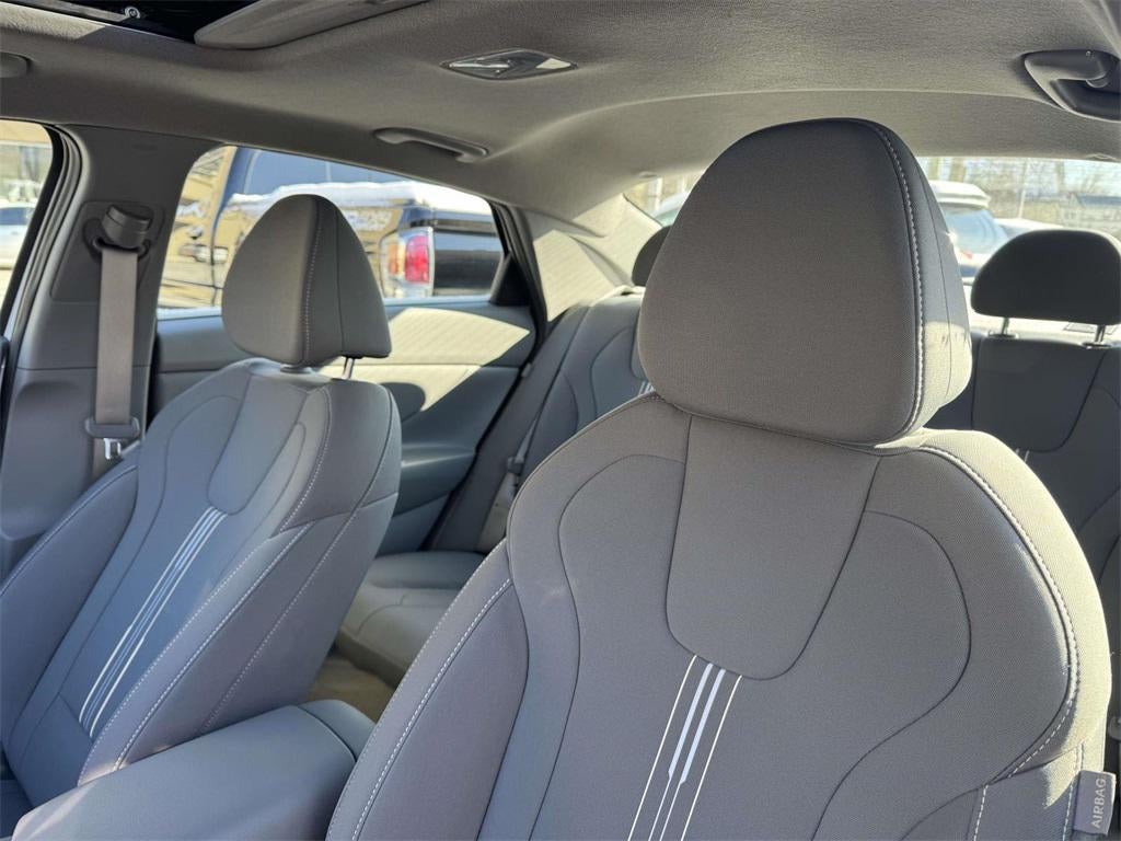 2025 Hyundai ELANTRA SEL Convenience