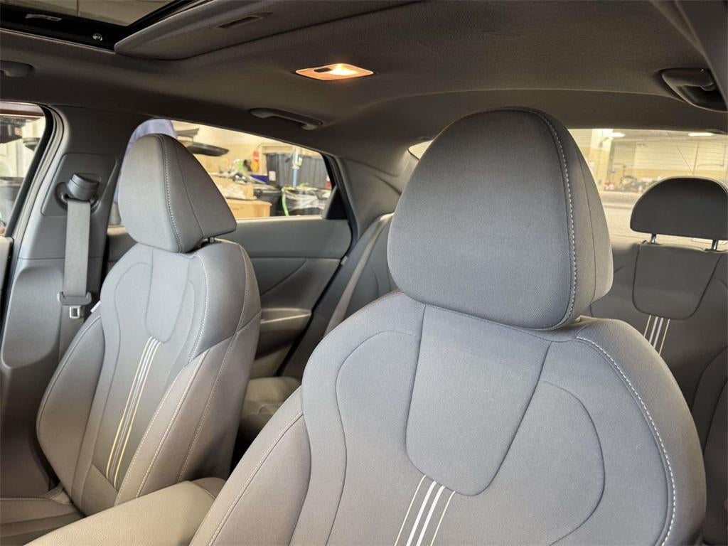 2025 Hyundai ELANTRA SEL Convenience