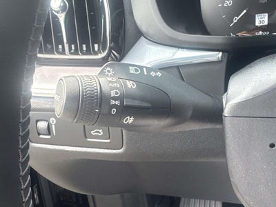 2020 Volvo XC60 T6 Momentum