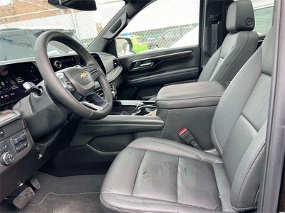 2025 Chevrolet Suburban LT