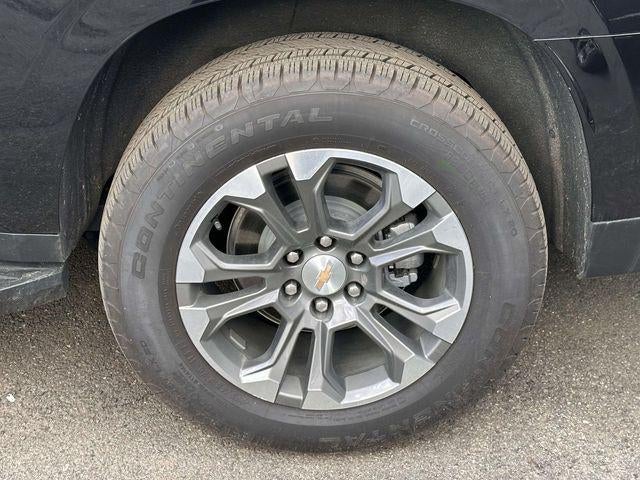 2025 Chevrolet Suburban 4WD LT