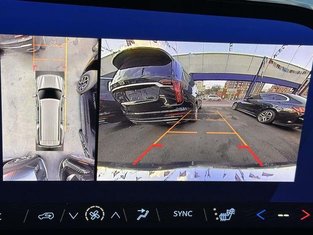 2025 Chevrolet Suburban 4WD LT