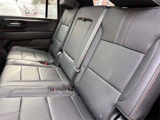 2025 Chevrolet Suburban 4WD RST