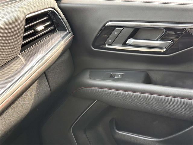 2025 Chevrolet Suburban 4WD RST