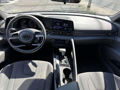 2023 Hyundai ELANTRA SEL