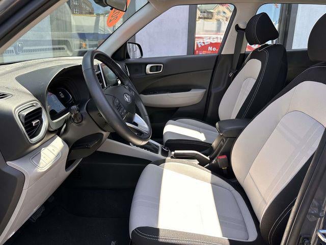 2025 Hyundai VENUE SEL