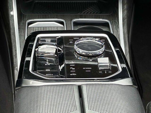 2023 BMW 760 760i xDrive