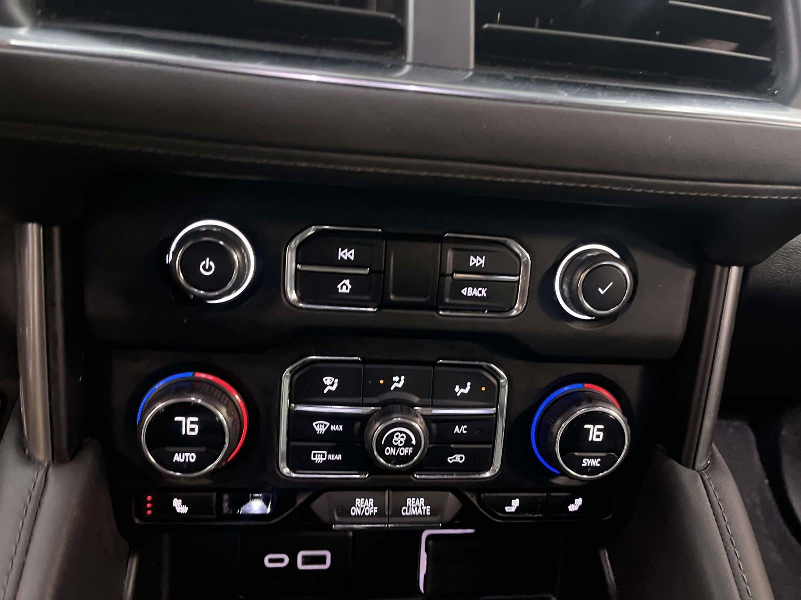 2024 Chevrolet Suburban 4WD LT