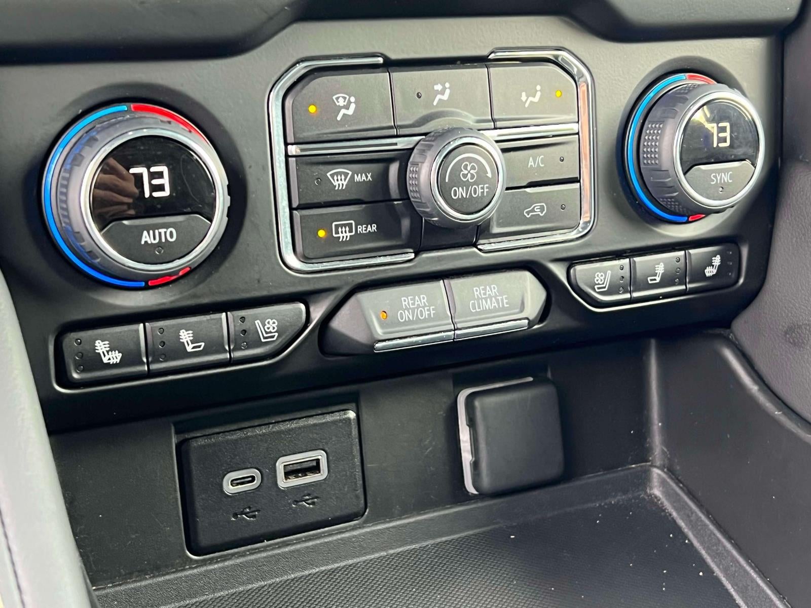 2024 Chevrolet Suburban 4WD Premier