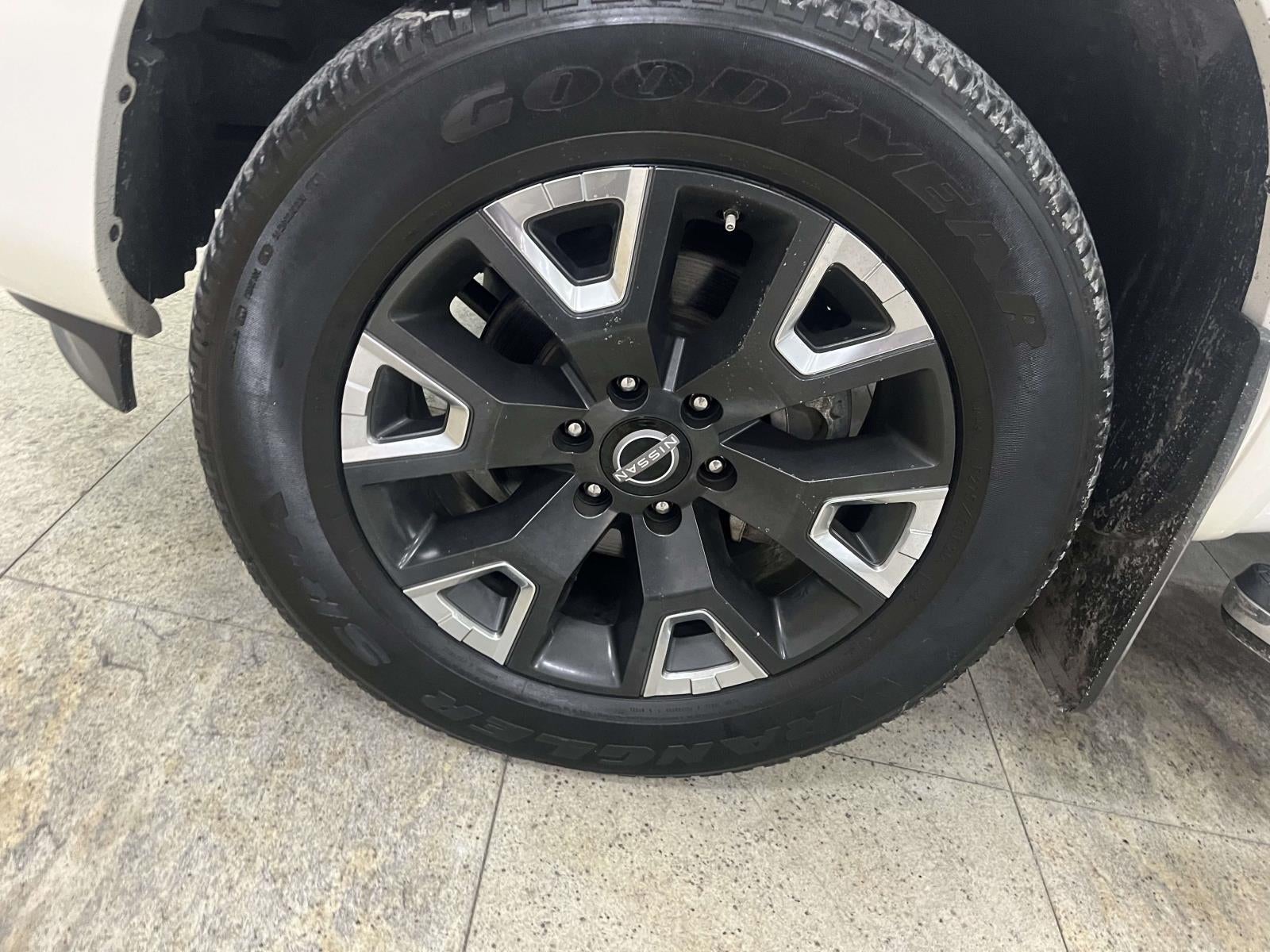 2023 Nissan TITAN Crew Cab Platinum Reserve 4x4