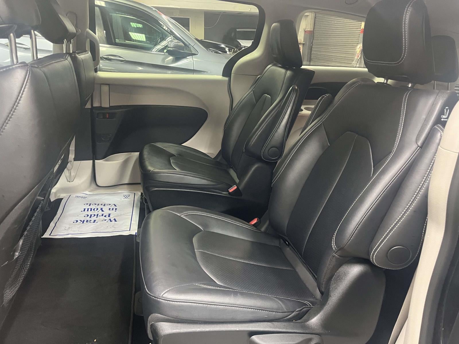 2024 Chrysler Pacifica Hybrid Select