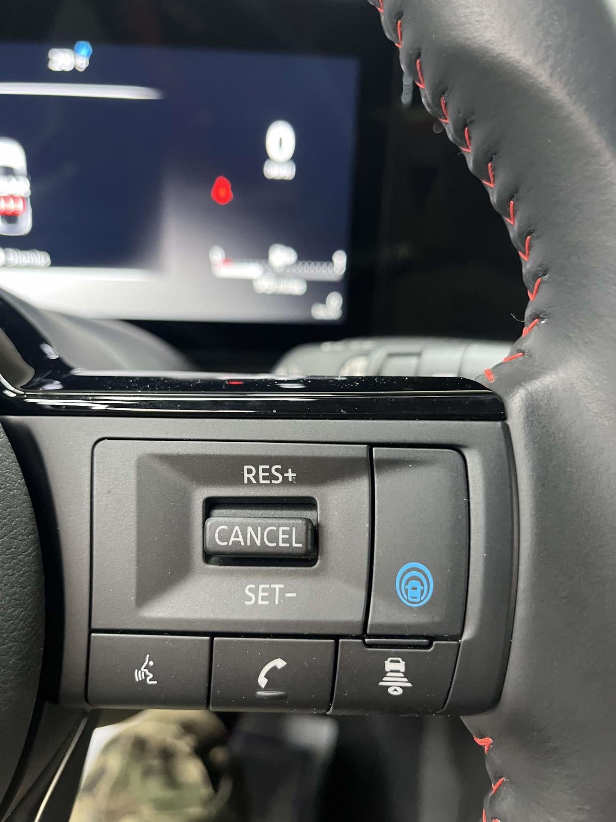 2025 Nissan Kicks SR Intelligent AWD