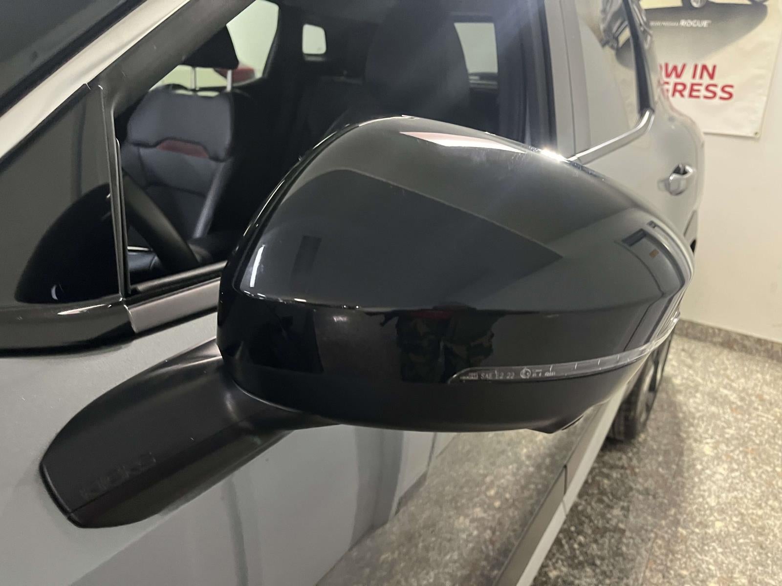 2025 Nissan Kicks SR Intelligent AWD