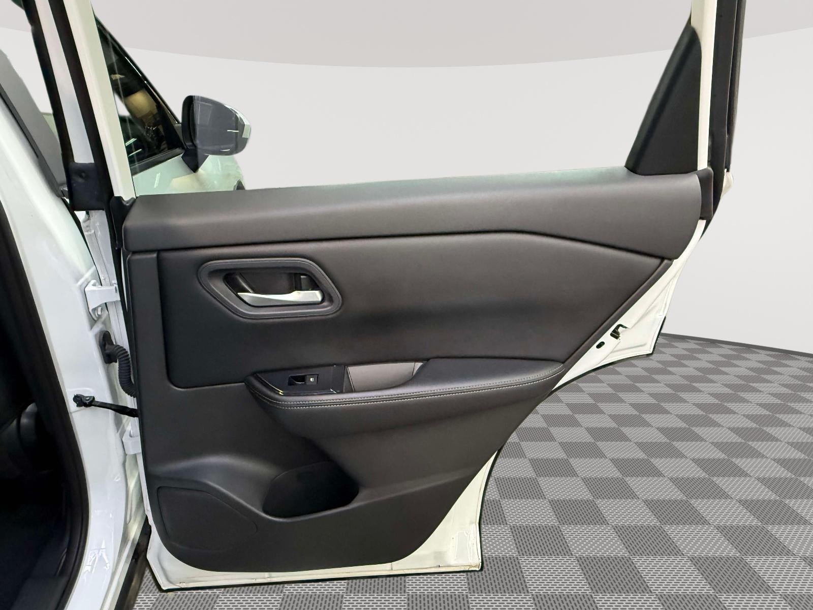 2024 Nissan Rogue SV FWD