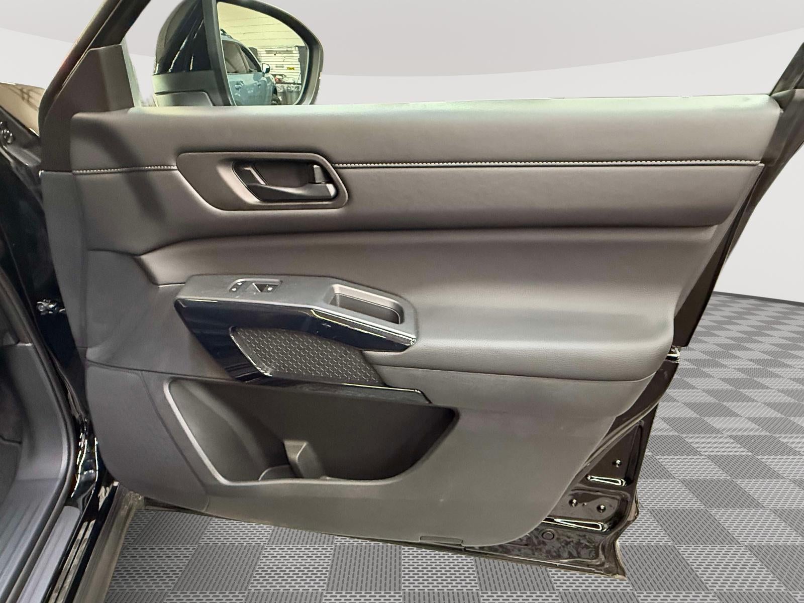 2025 Nissan Pathfinder S 4WD