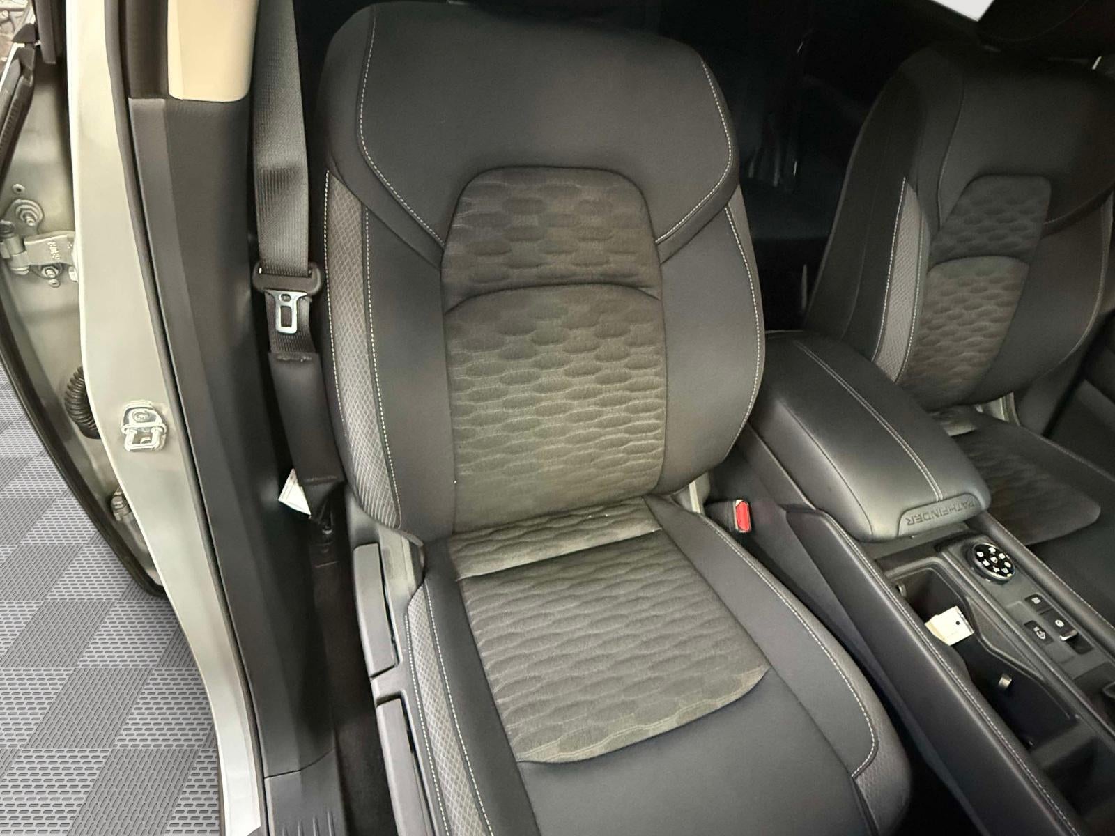 2025 Nissan Pathfinder S 4WD