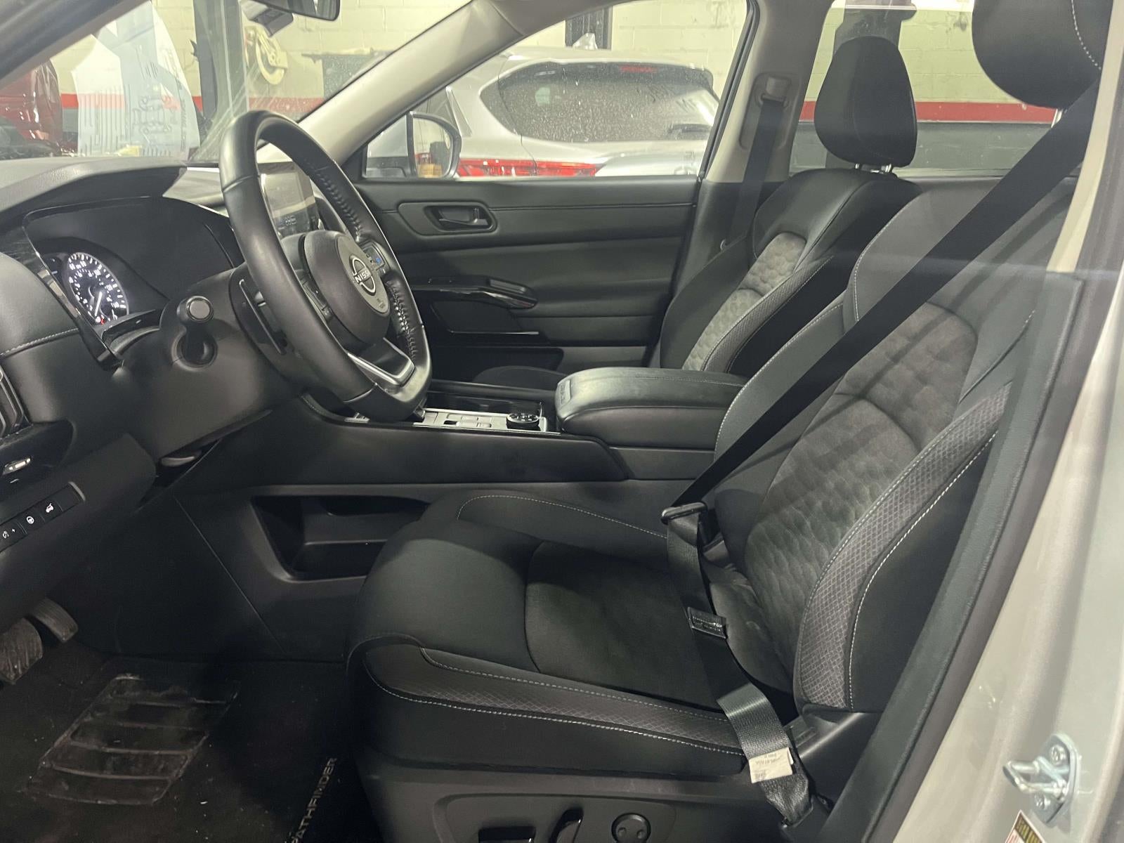 2025 Nissan Pathfinder SV 4WD