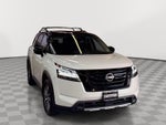 2024 Nissan Pathfinder SL 4WD