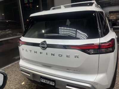 2025 Nissan Pathfinder SL 4WD