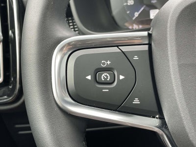 2022 Volvo XC40 T5 R-Design