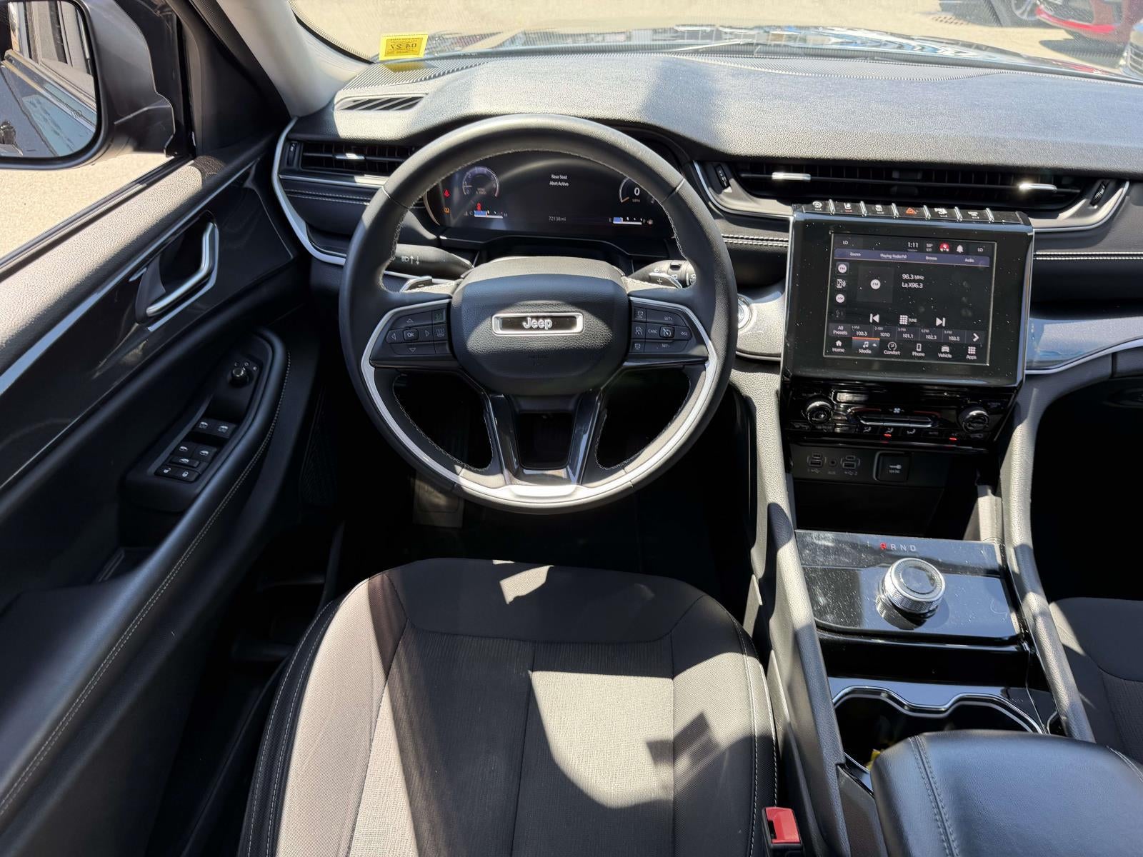 2023 Jeep Grand Cherokee Laredo 4x4