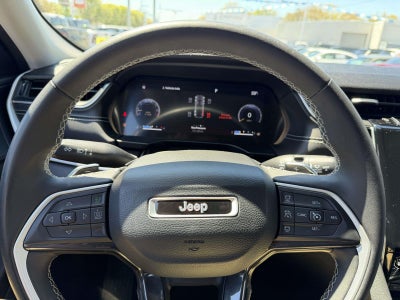 2023 Jeep Grand Cherokee Laredo 4x4