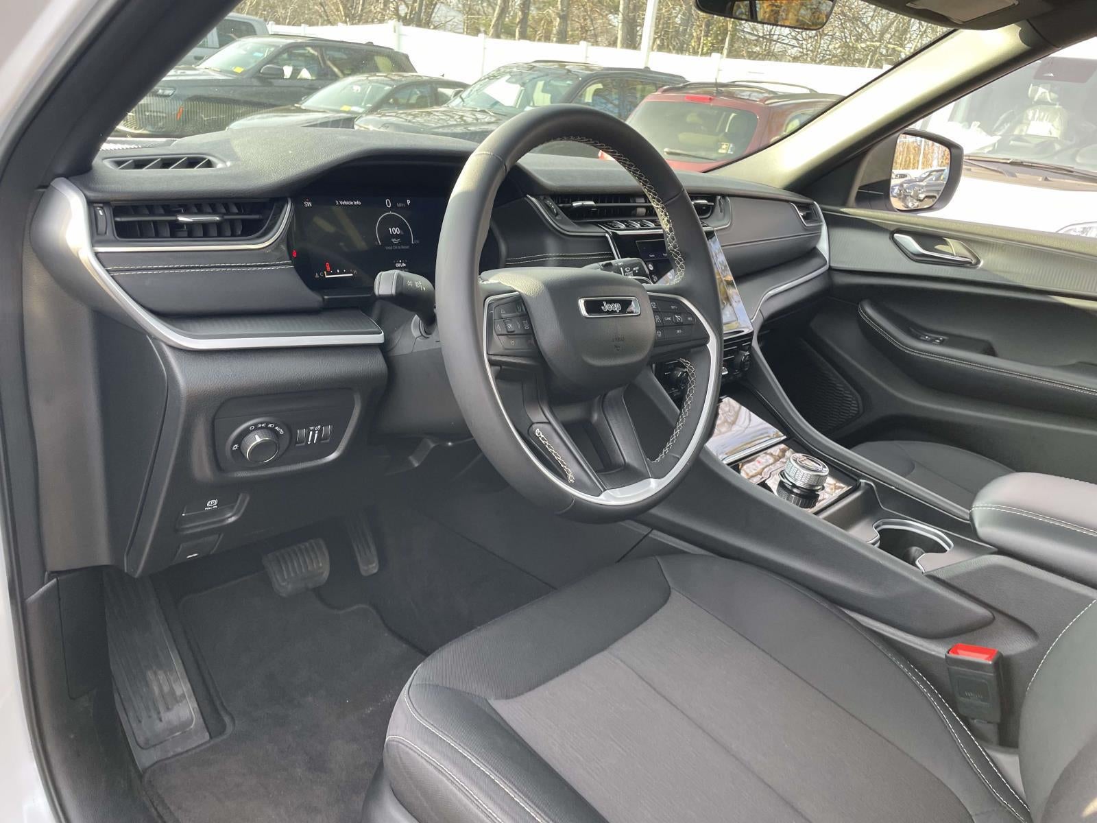 2025 Jeep Grand Cherokee Laredo X 4x4