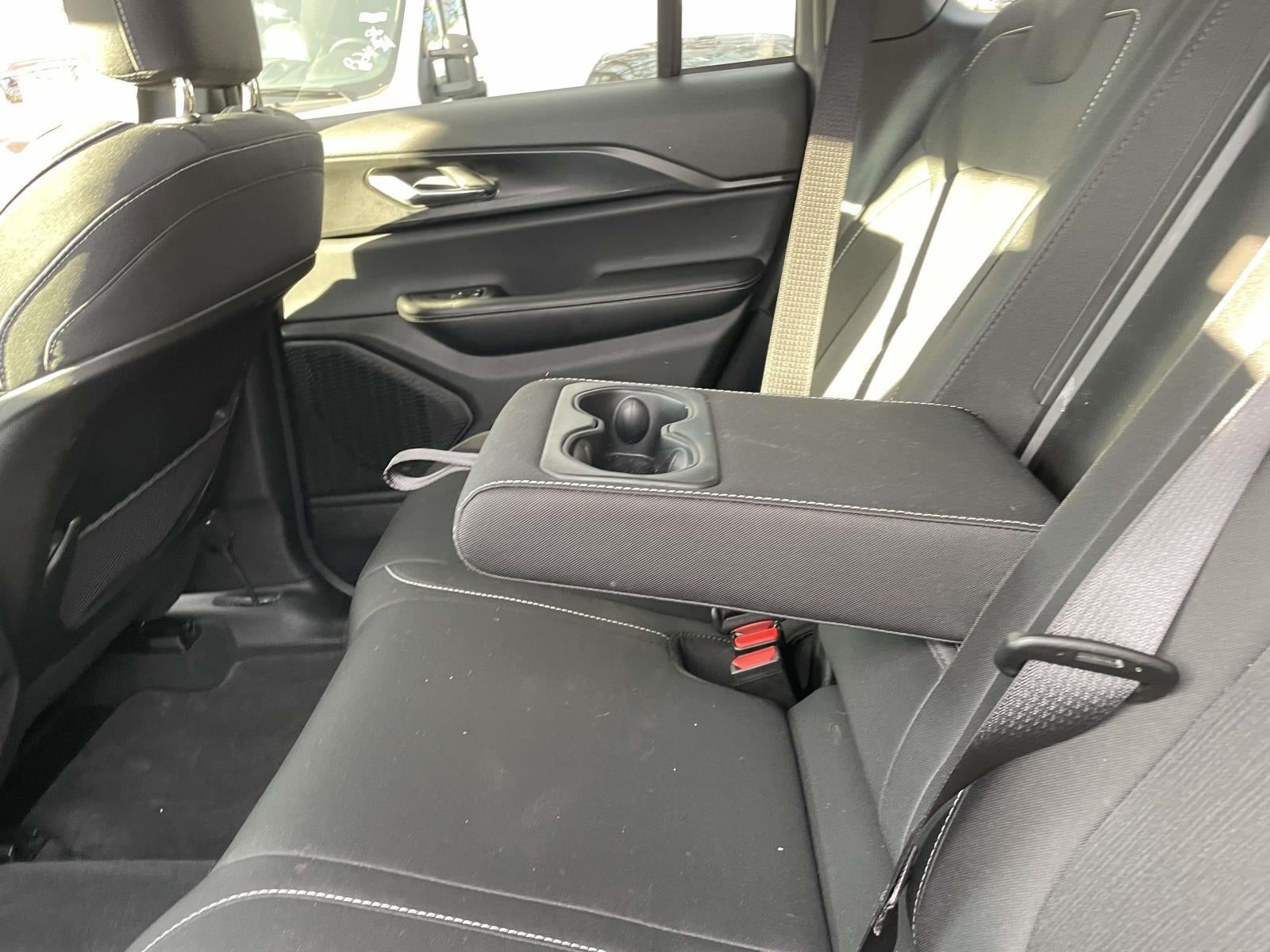 2025 Jeep Grand Cherokee Laredo X 4x4